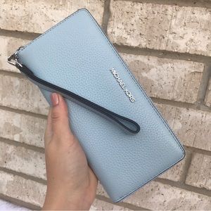 Nwt! Michael Kors Wallet